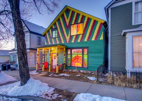 This Hippie-Themed Bed And Breakfast May Just Be The Grooviest In Colorado