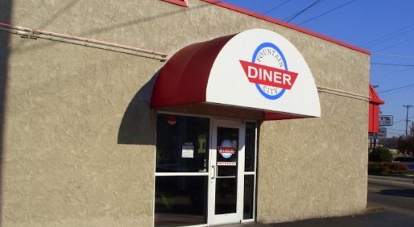 Fountain City Diner In Tennessee Will Take You Back To The Golden Days