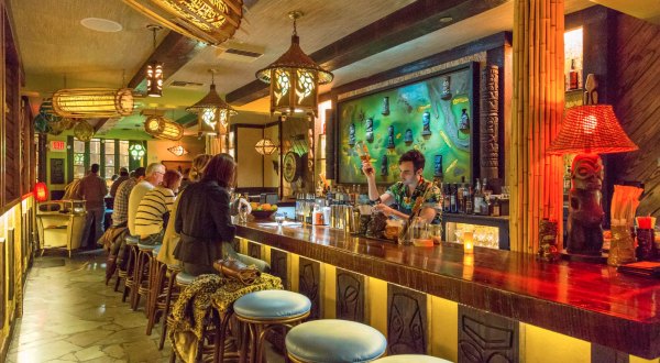This Hawaiian-Themed Restaurant In New Orleans Will Transport You Straight To The Islands