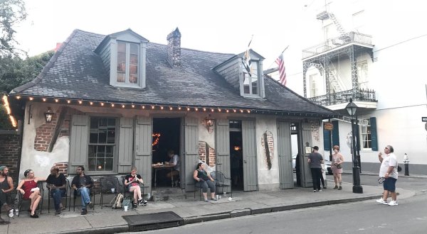 7 Historic Watering Holes In New Orleans Perfect For Grabbing A Drink