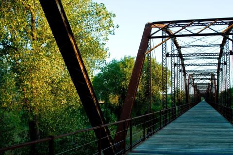 Walking Across This Enchanting Texas Footbridge Will Take You Back To Simpler Times