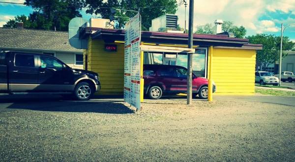 The Roadside Hamburger Hut In Montana That Shouldn’t Be Passed Up