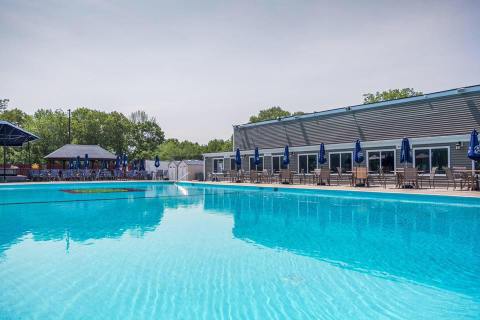 This Rhode Island Restaurant With Its Very Own Pool Is A Summer Dream Come True