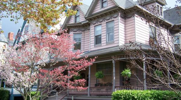 This Victorian Bed And Breakfast In Maryland Is A Beautiful Step Back In Time