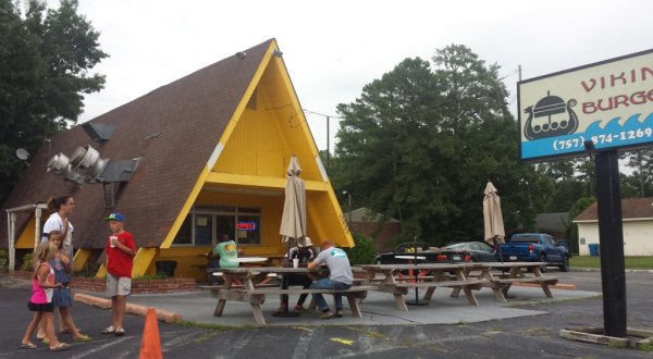 The Roadside Hamburger Hut In Virginia That Shouldn’t Be Passed Up