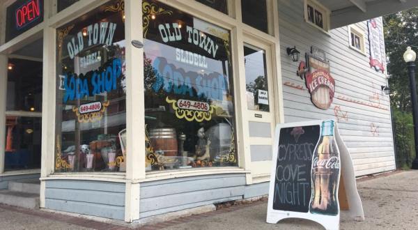 The Old-Fashioned Ice Cream & Candy Shop Near New Orleans That’s Simply To Die For