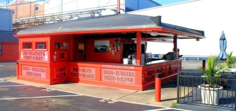 Stewarts Original Hot Dogs Is The Roadside Hamburger Hut In West Virginia That Shouldn't Be Passed Up