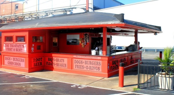 Stewarts Original Hot Dogs Is The Roadside Hamburger Hut In West Virginia That Shouldn’t Be Passed Up