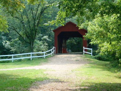 The One Covered Bridge Hike In Missouri That Will Charm You Beyond Words