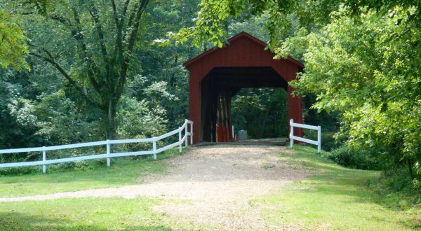 The One Covered Bridge Hike In Missouri That Will Charm You Beyond Words