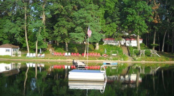The Cozy Lakefront Resort In Michigan Where Memories Have Been Made For Over 100 Years