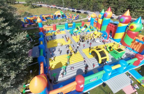 This Giant Bounce House Will Be Touring The U.S. This Summer And You'll Love It