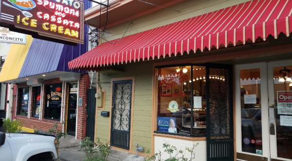 A Trip To This Italian Ice Cream Parlor Is Practically A New Orleans Tradition