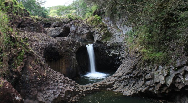 The 28-Mile River In Hawaii That Features Countless Jaw-Dropping Cascades