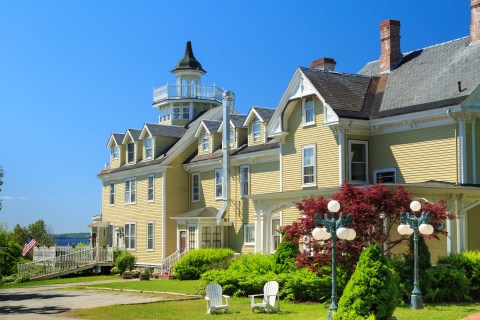 This Breathtaking Bed & Breakfast In Maine Is A Vision Of Coastal Charm
