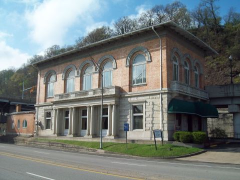 This Historic West Virginia Train Depot Is Now A Beautiful Restaurant Right On The Tracks