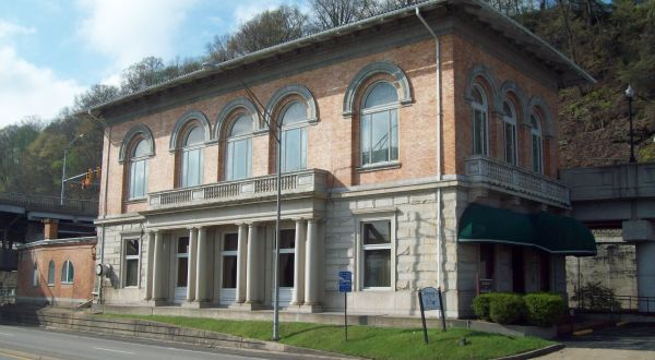 This Historic West Virginia Train Depot Is Now A Beautiful Restaurant Right On The Tracks