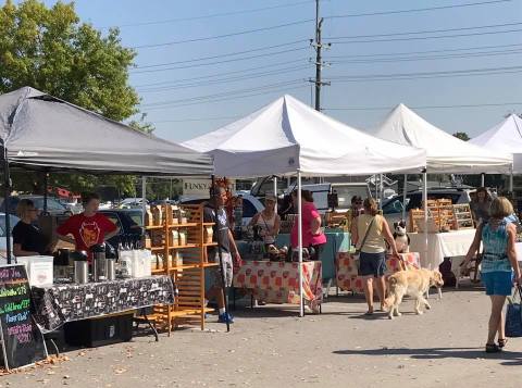 You Could Spend Hours At This Giant Outdoor Marketplace In Illinois