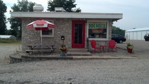 This Itty Bitty Hot Dog House In Indiana Is Unexpectedly Awesome