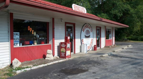 This Hoosier Hamburger House Has Been An Indiana Favorite Since 1930