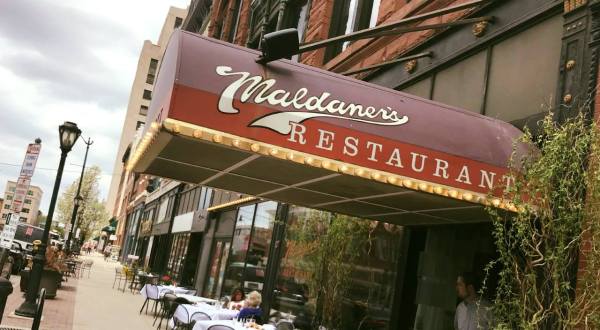 These 9 Old Restaurants In Illinois Have Stood The Test Of Time