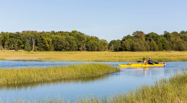 This Hidden Kayak Spot In Massachsuetts Is A Slice Of Pure Tranquility