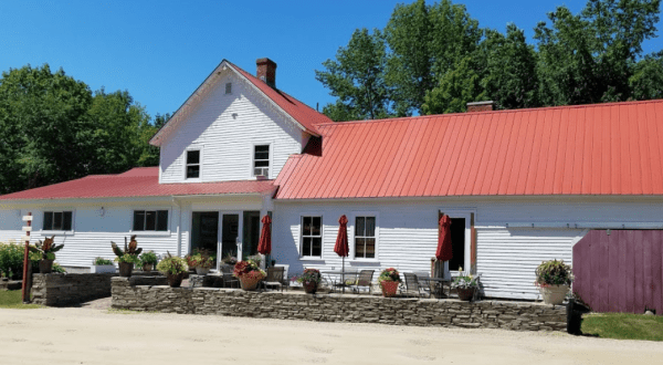 This Rustic Restaurant Hiding In A Little New Hampshire Town Is Worth A Pilgrimage