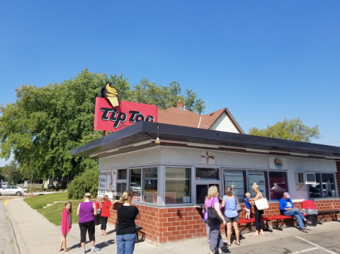 This Old-Fashioned Ice Cream Shop In Minnesota Has Some Of The Best Cones In The State