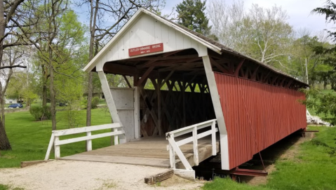 The One Covered Bridge Hike In Iowa That Will Charm You Beyond Words