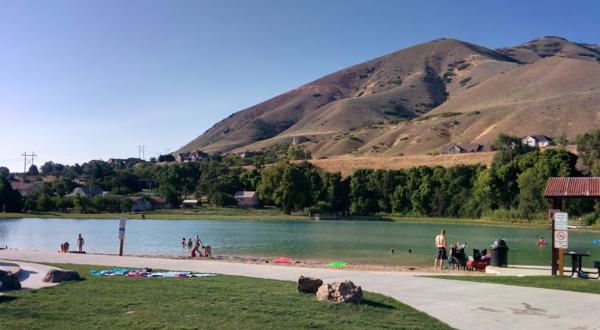 The Beach At This Little Family Park In Utah Is The Perfect Place To Spend A Sunny Day