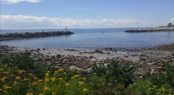 New Hampshire’s Rockiest Beach Is Full To The Brim With Rugged Beauty