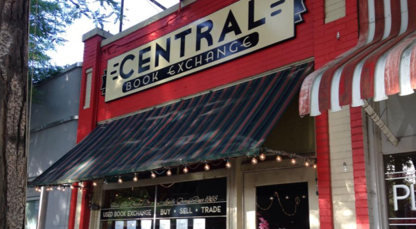 This Tiny Bookshop In Utah Is Crammed With More Than 90,000 Used Books