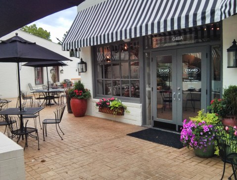 People Travel From All Over The Country To Visit This Alabama Bakery