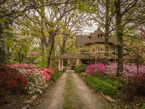 This Hidden Gem Bed & Breakfast In Maryland Looks Like It's Straight Out Of A Fairy Tale