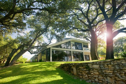 This Delightful Waterfront Bed & Breakfast In Texas Is Almost Too Good To Be True