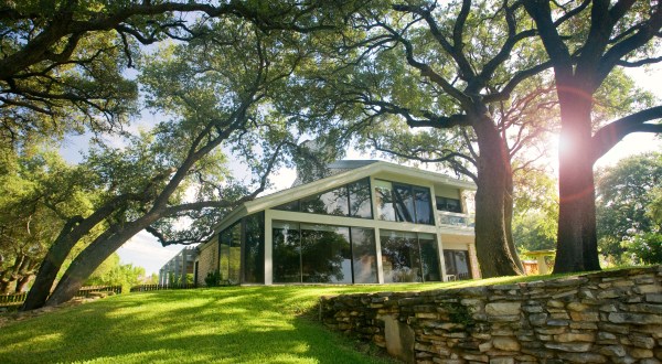 This Delightful Waterfront Bed & Breakfast In Texas Is Almost Too Good To Be True