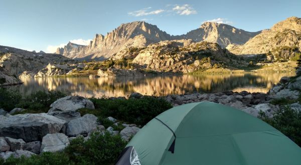 The Hike To These 8 Mountain Lakes In Wyoming Is Like Experiencing A Dream