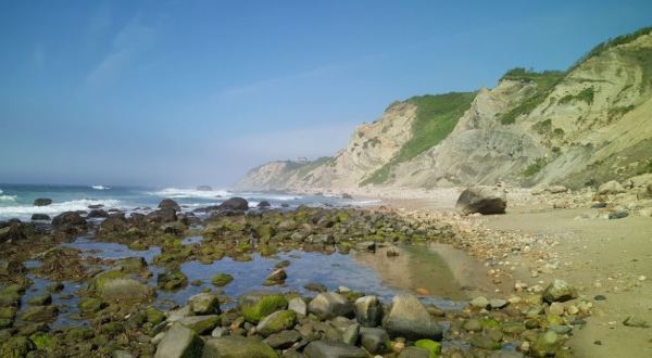 Rhode Island’s Rockiest Beach Is Full To The Brim With Rugged Beauty