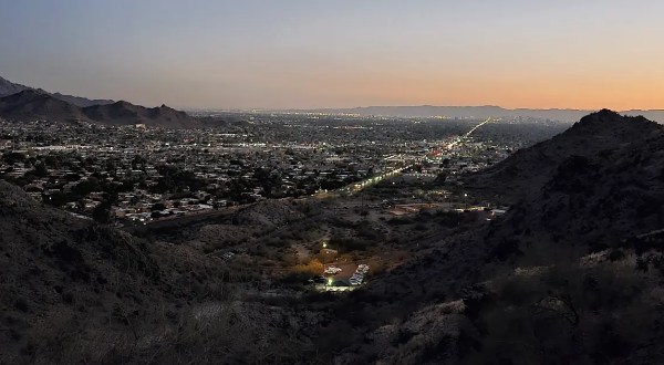 The One Magical Nighttime Hike In Arizona Everyone Needs On Their Bucket List