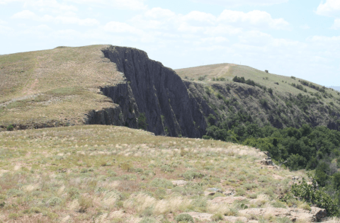 Hike To These Sacred Bluffs In Oklahoma For An Awe-Inspiring Experience