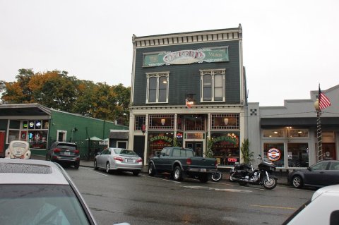 Sip Wine And Mingle With Ghosts In One Of Washington's Oldest, Most Haunted Bars