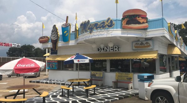 The Whimsical 50s-Style Diner In North Carolina Is What Goodness Is All About