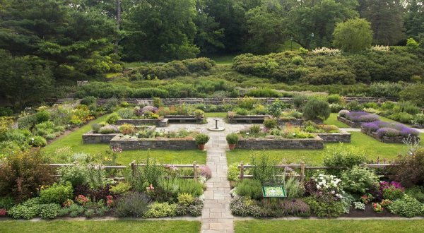 This Beautiful 25-Acre Botanical Garden In New York Is A Sight To Be Seen