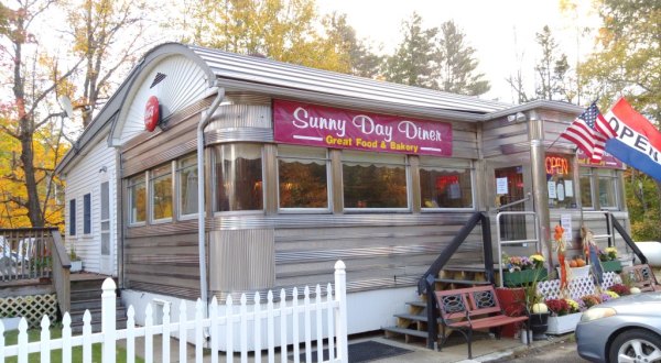 This Old Fashioned Restaurant In The New Hampshire Mountains Will Take You Back To Simpler Times