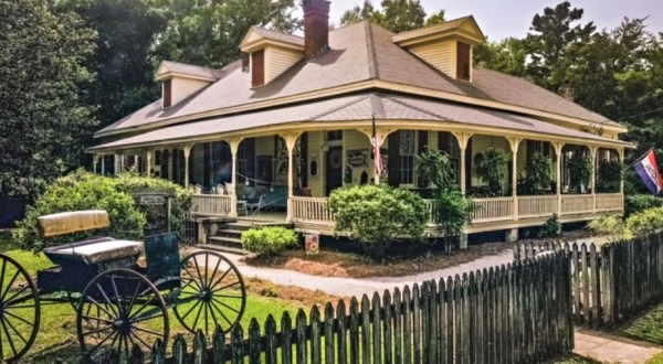 The Whimsical Tea Room In Alabama That’s Like Something From A Storybook