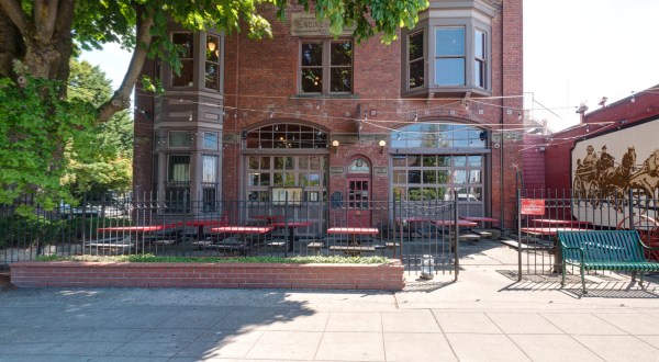 This Firehouse Brewery In Washington Will Take You Back In Time
