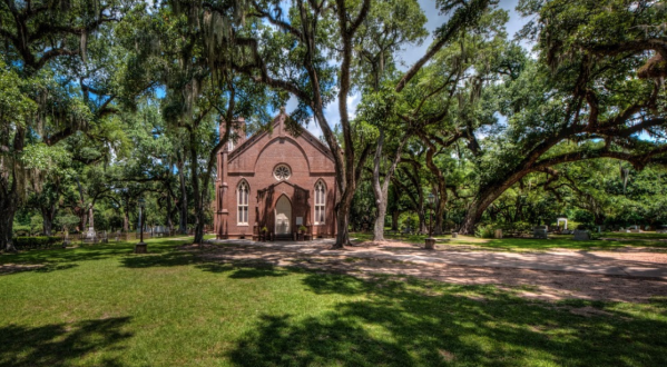 This Gorgeous Church Hiding In Louisiana Is Nothing Short Of Heavenly