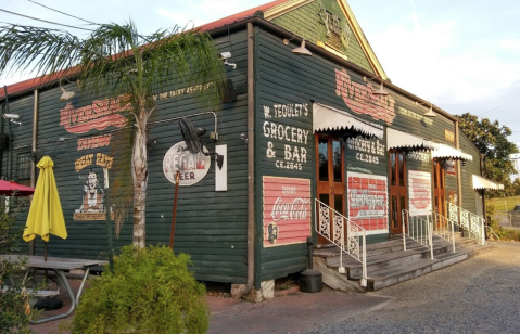 This No-Frills Seafood Tavern In Louisiana Is So Popular It Doesn’t Have To Advertise