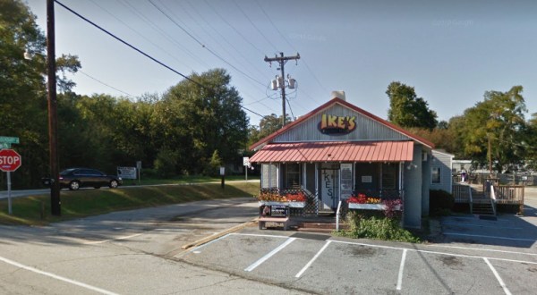 The Corner Hamburger Joint In South Carolina That Shouldn’t Be Passed Up