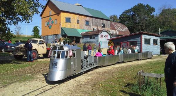 You’ll Fall In Love With This Toy Train Barn Hiding In Wisconsin